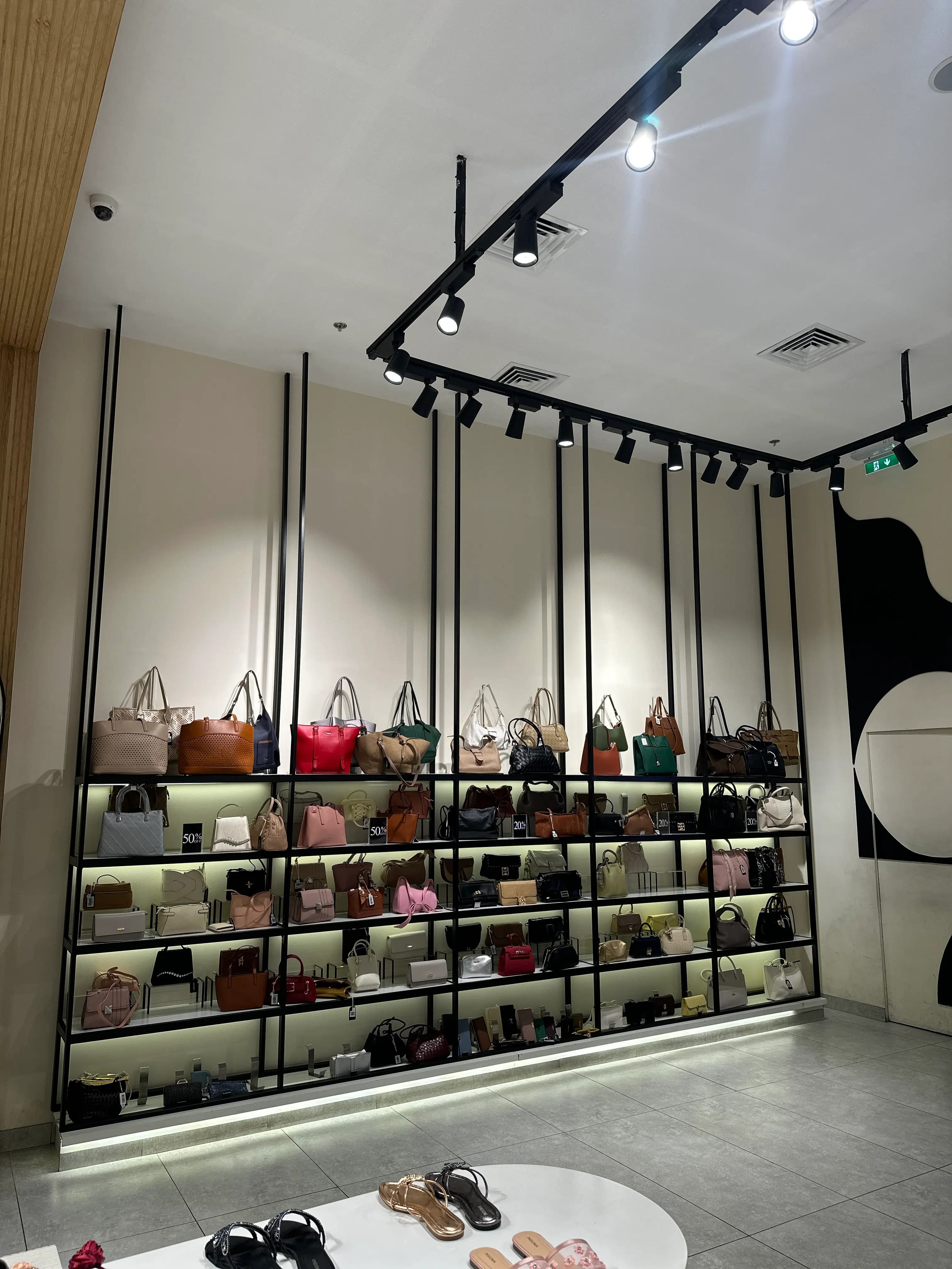 Insignia Store Fitout - Image 4